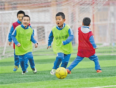 名正青少年足球培训,青少年足球公益培训计划启动