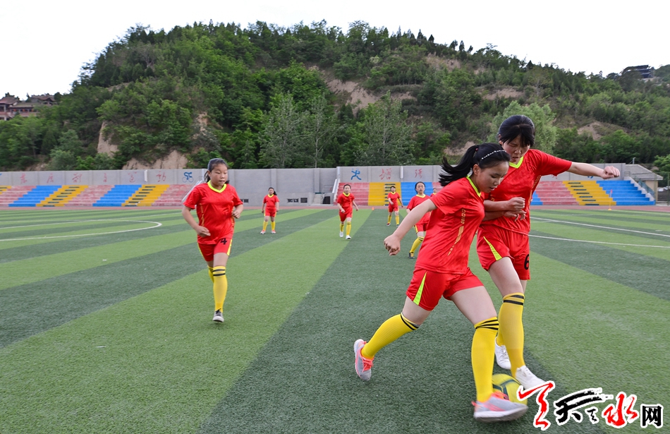 铿锵小玫瑰！麦积首支农村女子足球队真不简单