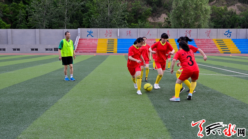铿锵小玫瑰！麦积首支农村女子足球队真不简单
