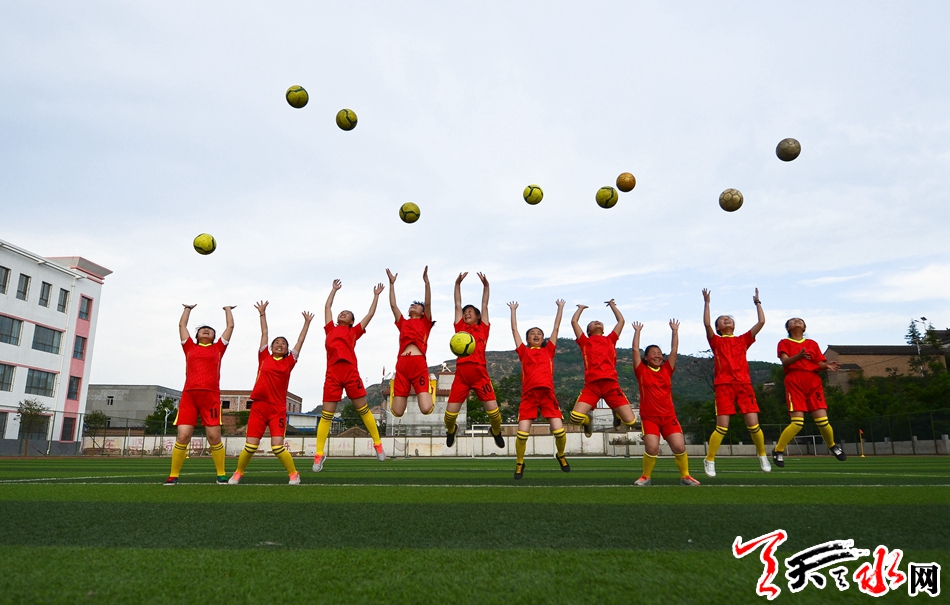 铿锵小玫瑰！麦积首支农村女子足球队真不简单