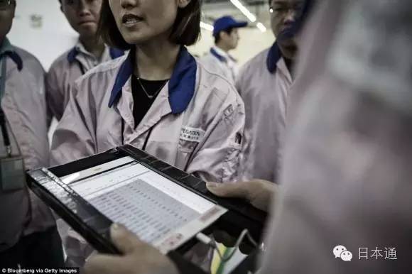 日本人参观中国比亚迪汽车,日本人参观中国的汽车厂