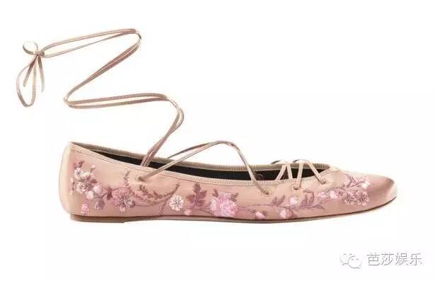 每日星范|林志玲让她健步如飞的芭蕾鞋，不只杨幂喜欢，连奥黛丽赫本也被圈粉啦！