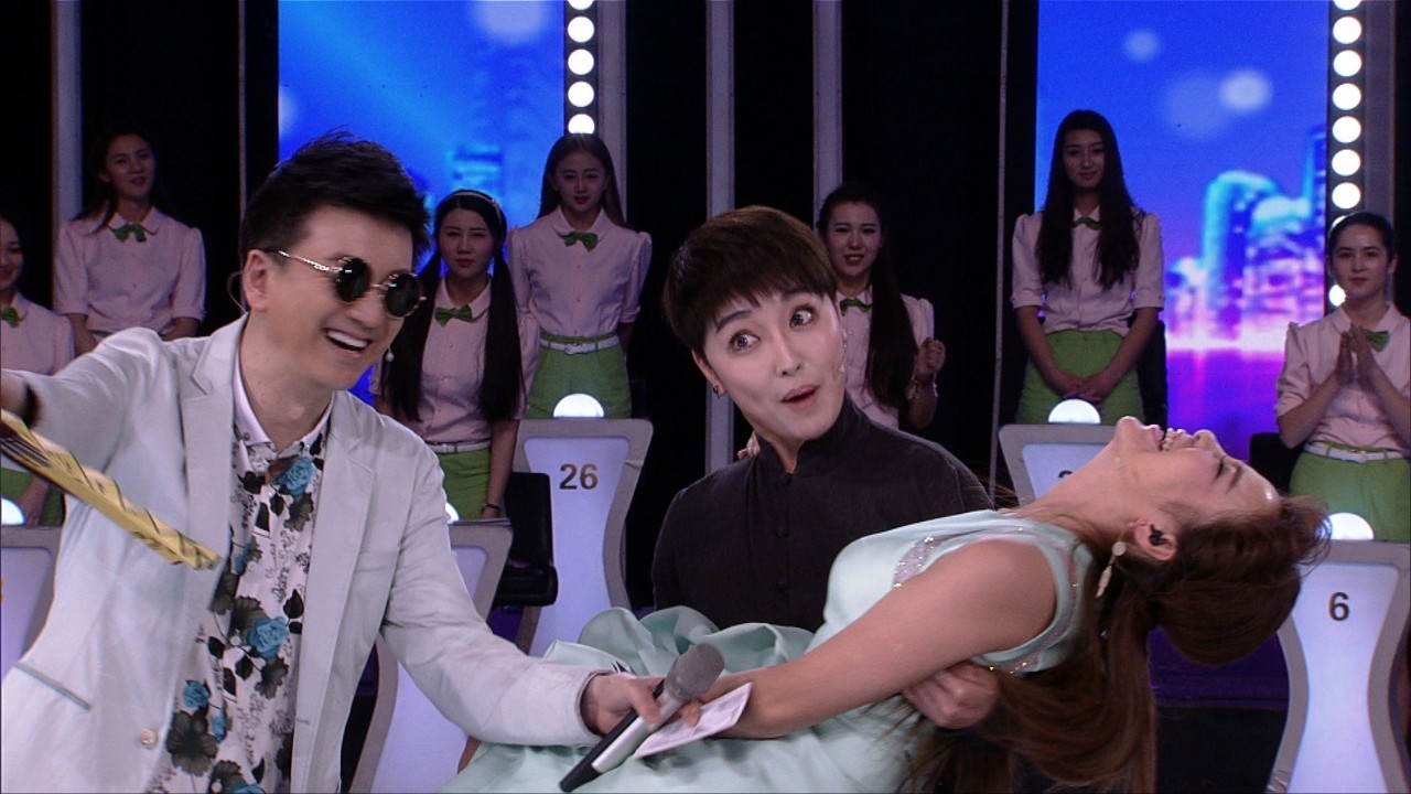 朱迅是小燕子吗,朱迅是朱军的姑娘吗