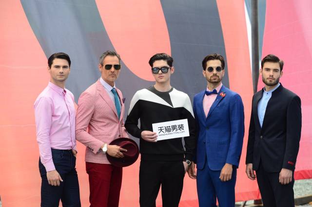 抖森和霉霉在一起了，很多人都去做了这件事｜种草