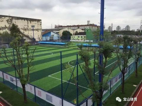 综合体育场改造足球场缩影,老厂房改游乐场