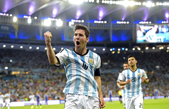 球王梅西夺冠纪念球,梅西的成长日记