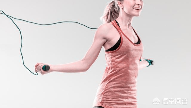 跳绳跟跑步哪个比较伤膝盖,跑步机跑步和跳绳哪个更伤膝盖
