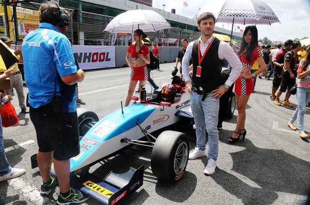 周末别宅啦快来看泛珠赛车节第一天的精彩花絮