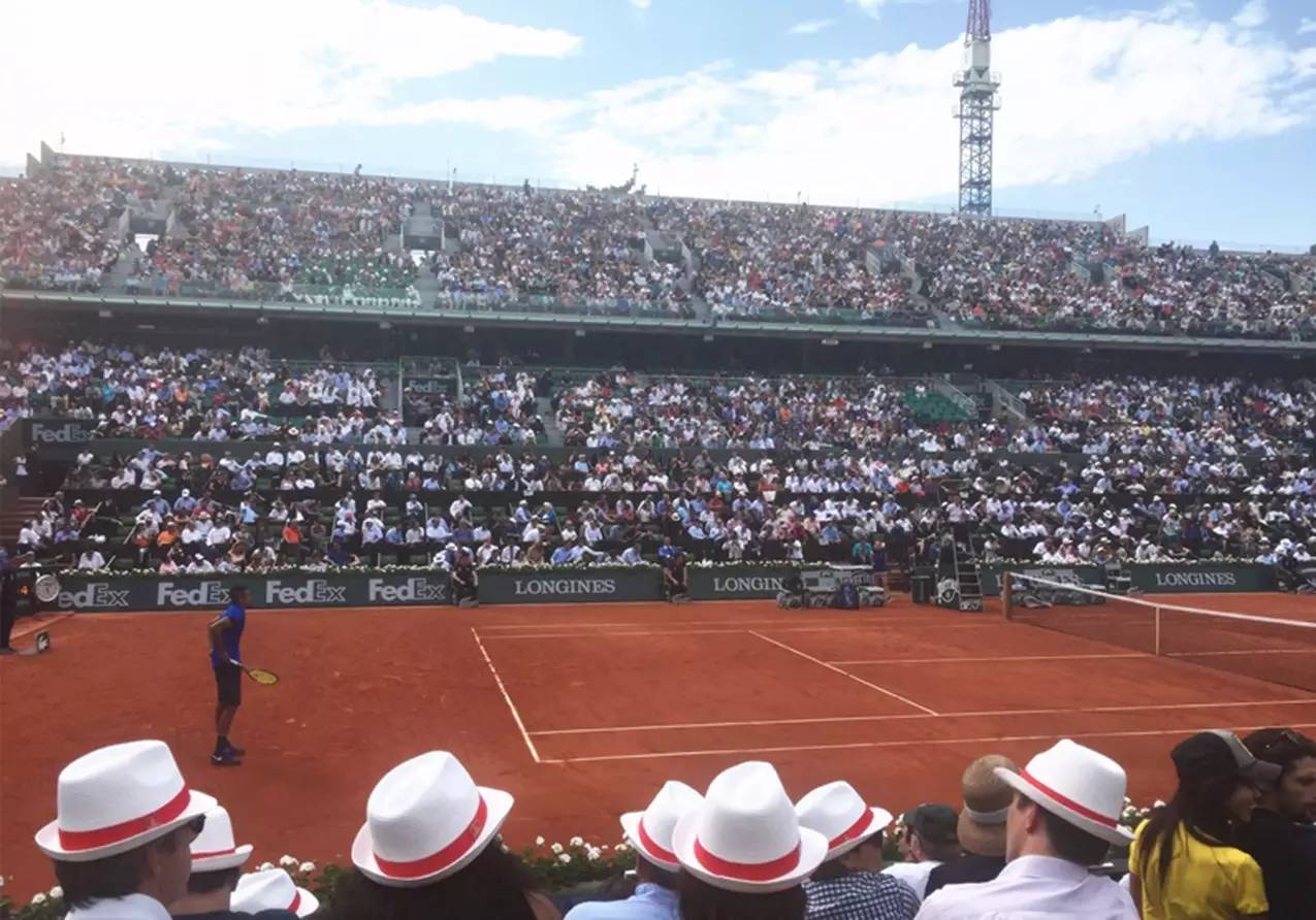 现场||蓝小姐学梁影帝去喂了趟鸽子