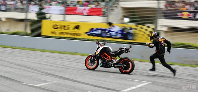 周末别宅啦快来看泛珠赛车节第一天的精彩花絮