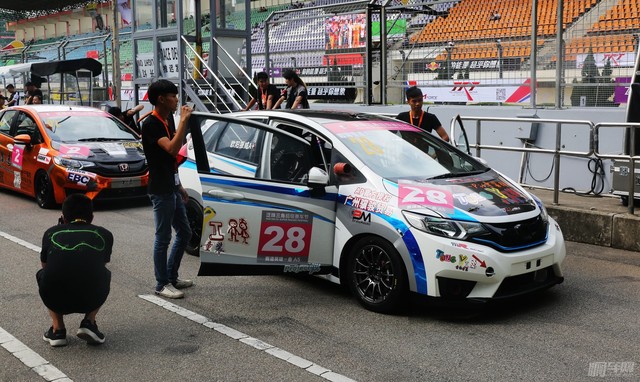 周末别宅啦快来看泛珠赛车节第一天的精彩花絮