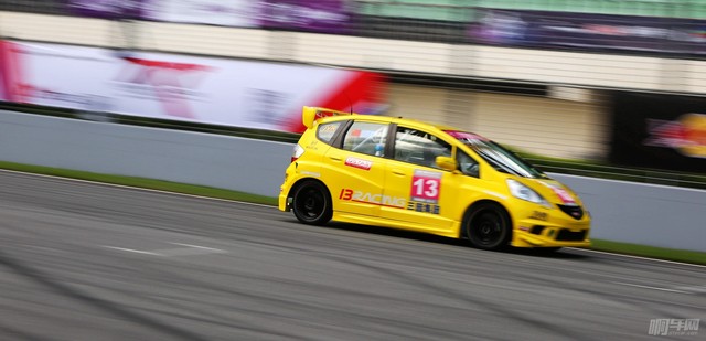 周末别宅啦快来看泛珠赛车节第一天的精彩花絮