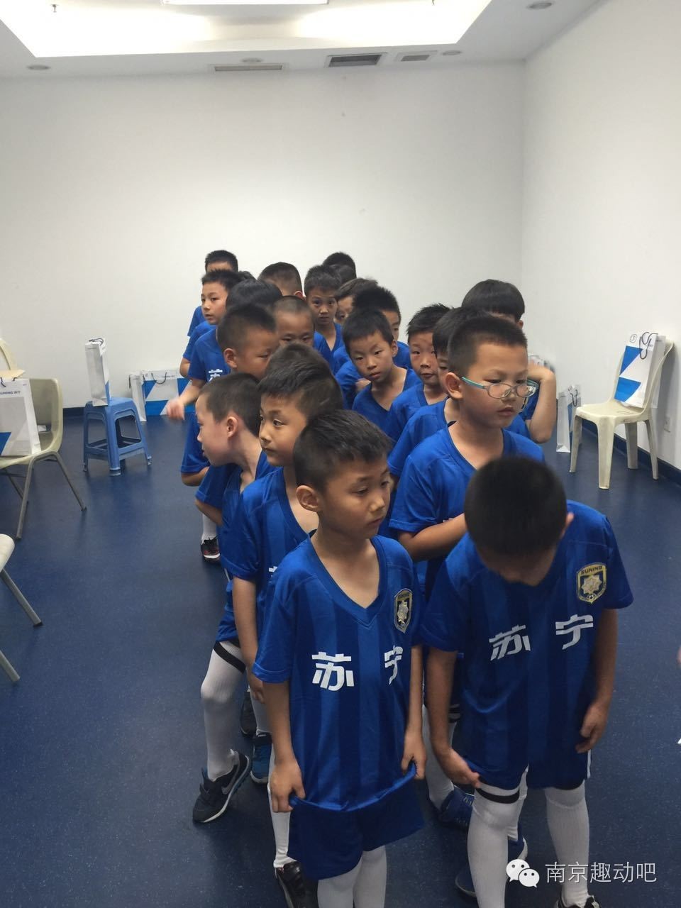 从男神经病到男神只差一个苏宁小球童的距离~