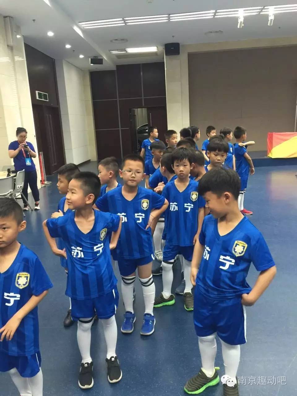 从男神经病到男神只差一个苏宁小球童的距离~