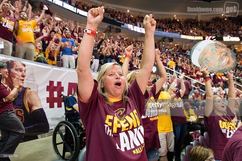 骑士历史首冠,2016勇士骑士总决赛g7