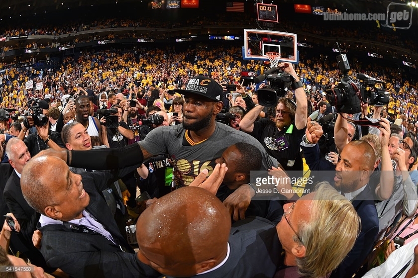 骑士历史首冠,2016勇士骑士总决赛g7