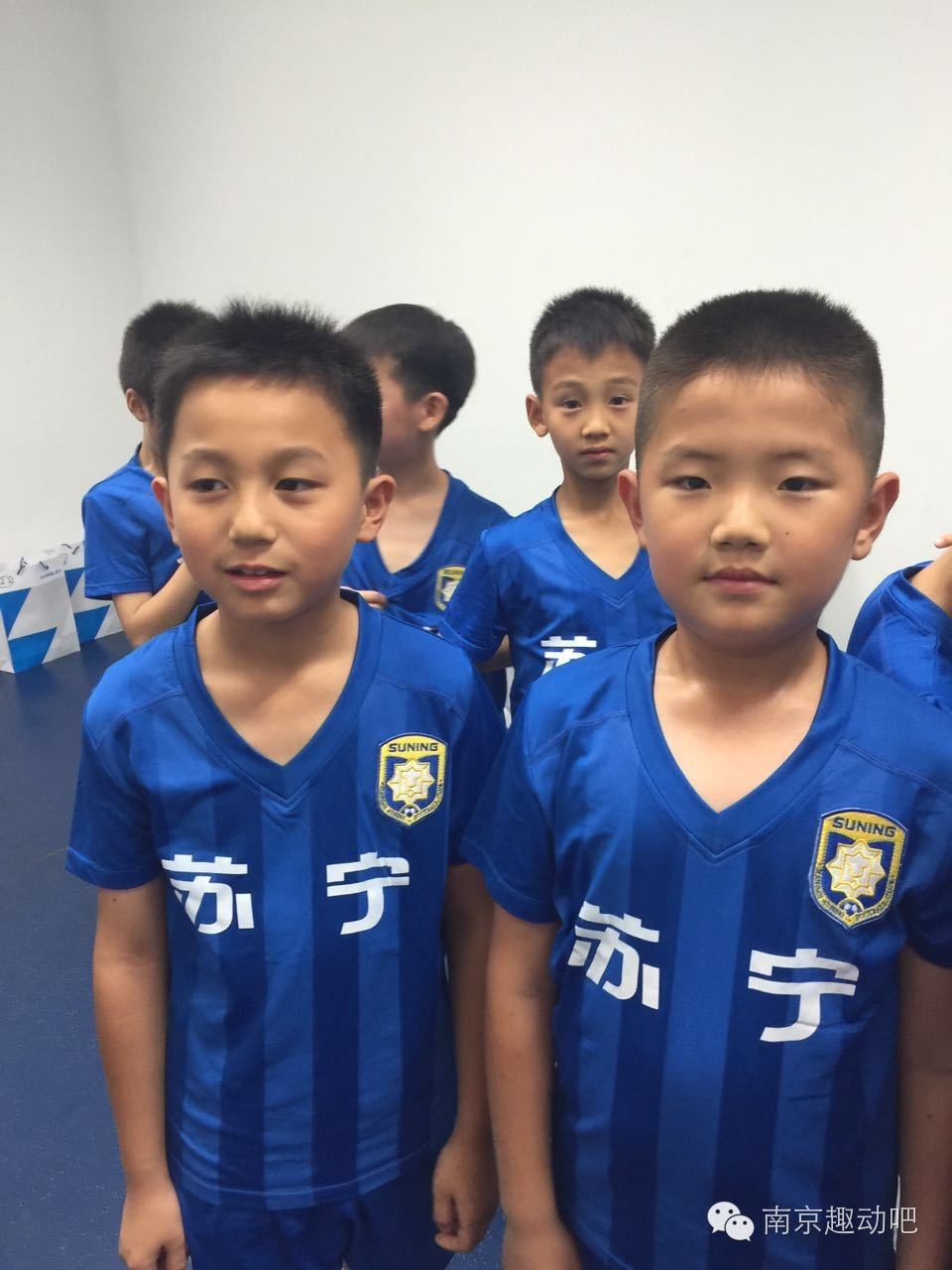 从男神经病到男神只差一个苏宁小球童的距离~