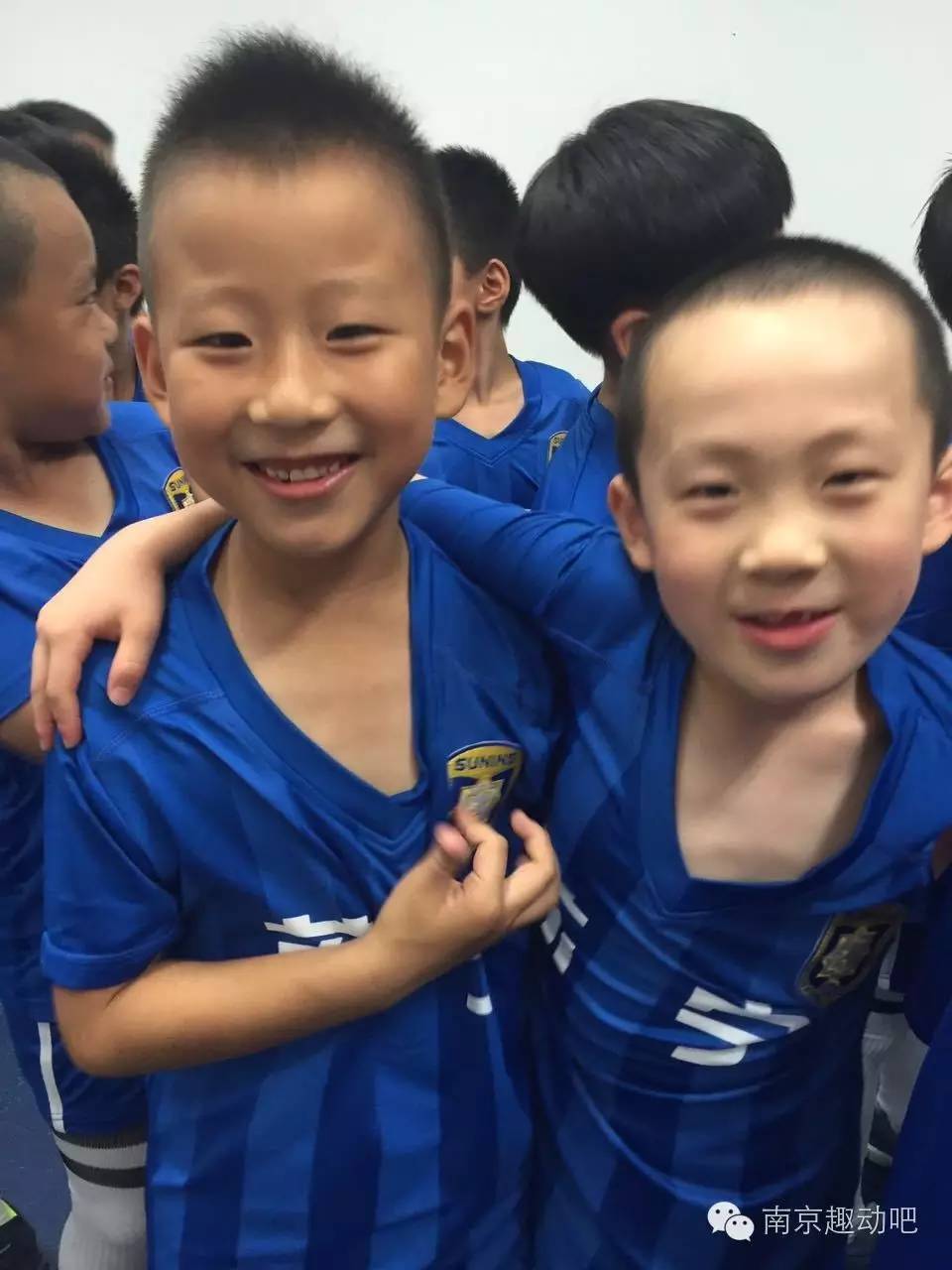 从男神经病到男神只差一个苏宁小球童的距离~