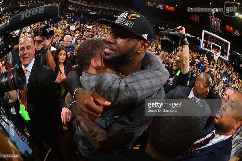 骑士历史首冠,2016勇士骑士总决赛g7