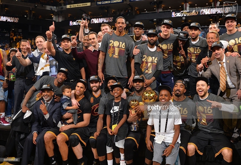 骑士历史首冠,2016勇士骑士总决赛g7