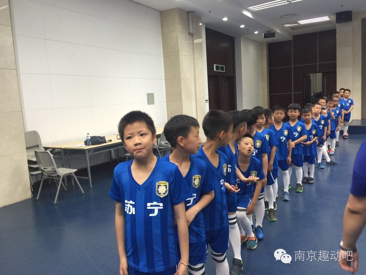 从男神经病到男神只差一个苏宁小球童的距离~