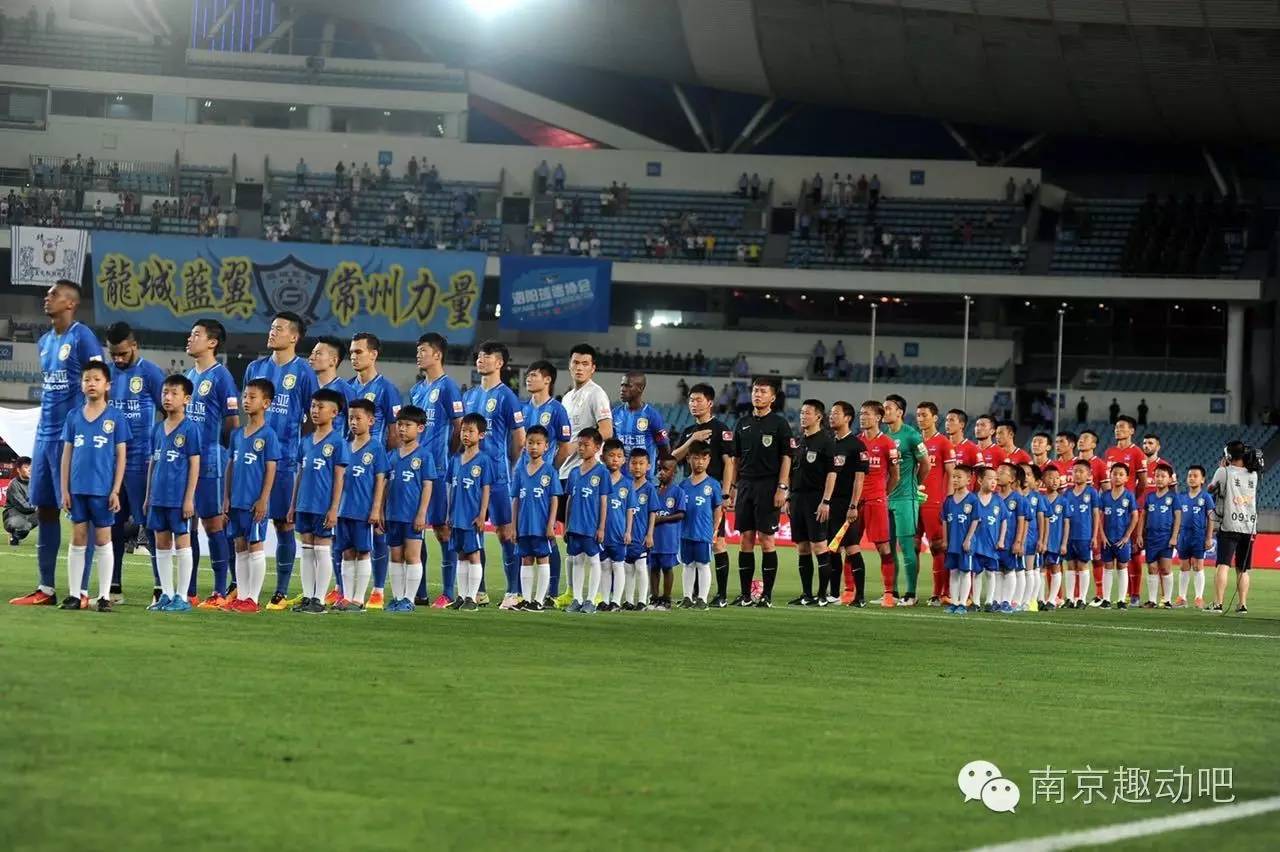 从男神经病到男神只差一个苏宁小球童的距离~