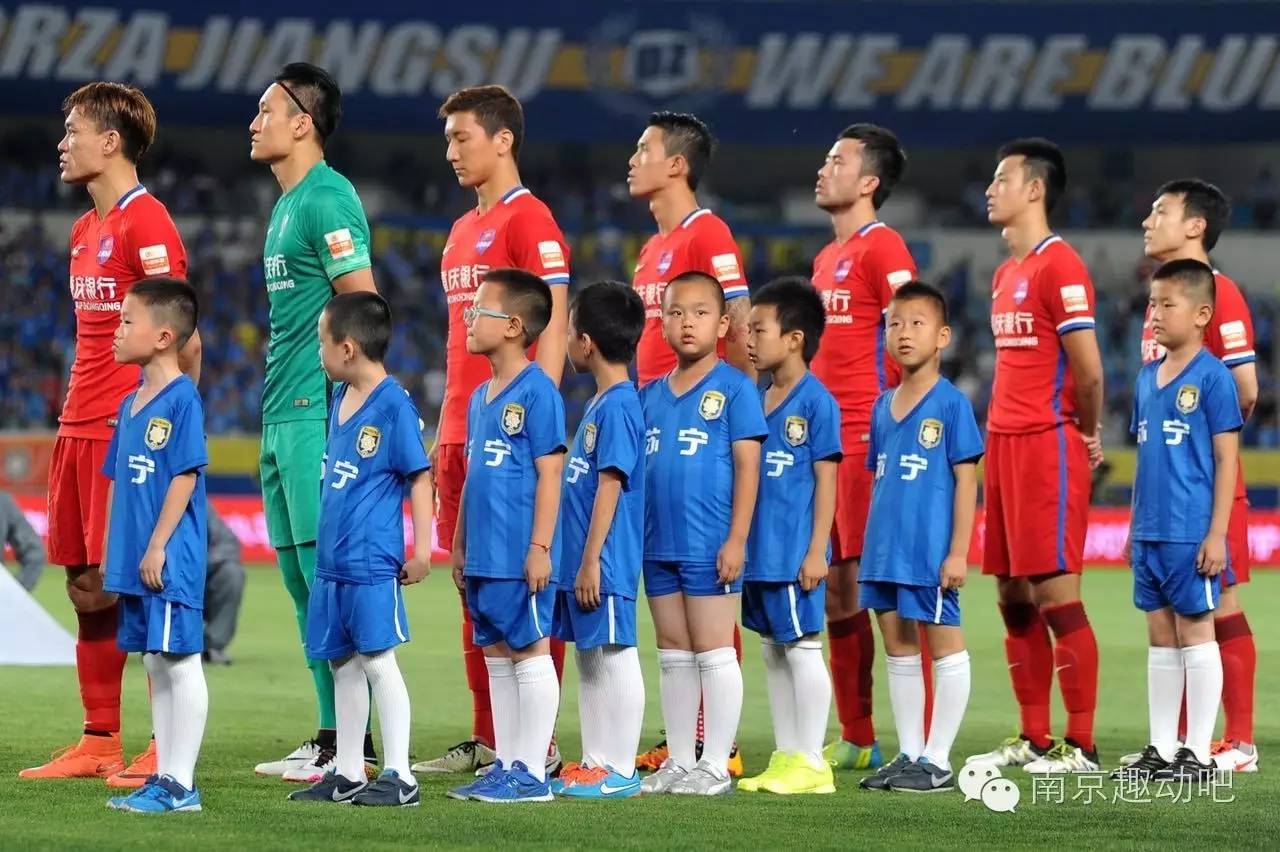 从男神经病到男神只差一个苏宁小球童的距离~