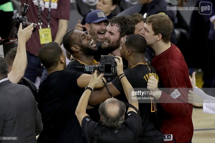 骑士历史首冠,2016勇士骑士总决赛g7