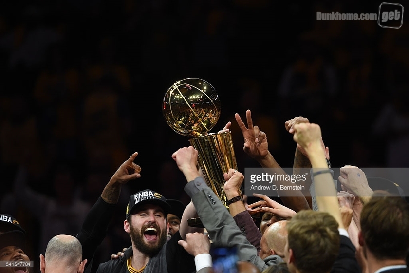 骑士历史首冠,2016勇士骑士总决赛g7