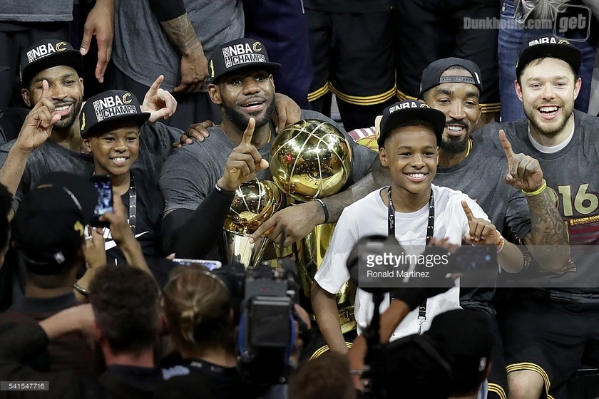 骑士历史首冠,2016勇士骑士总决赛g7