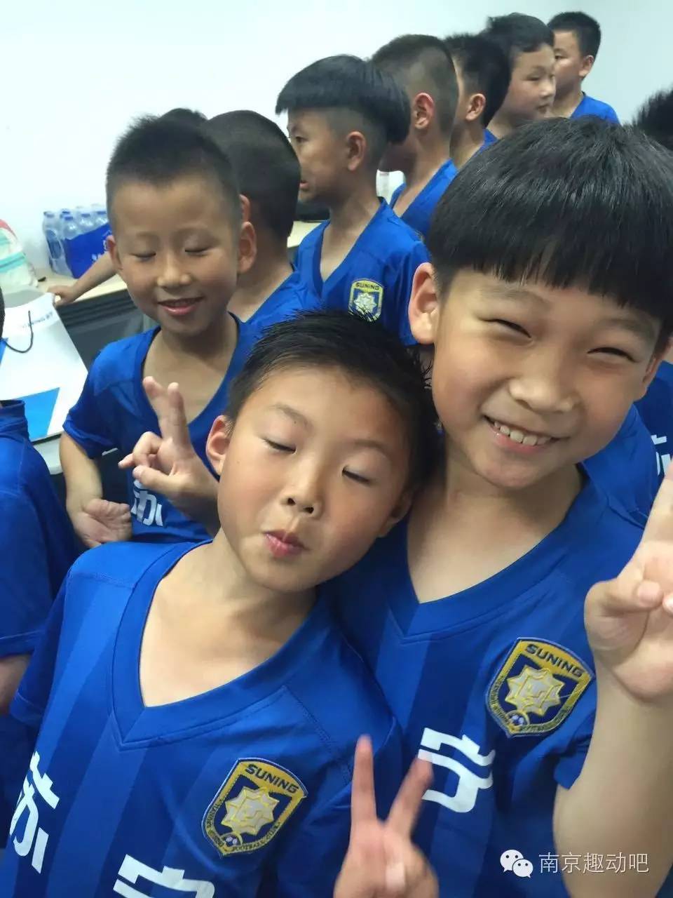 从男神经病到男神只差一个苏宁小球童的距离~