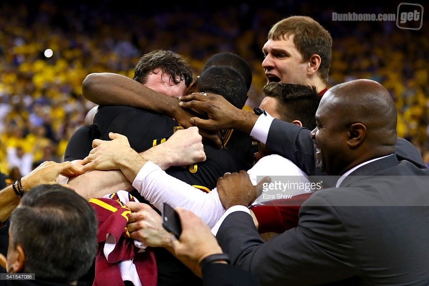 骑士历史首冠,2016勇士骑士总决赛g7