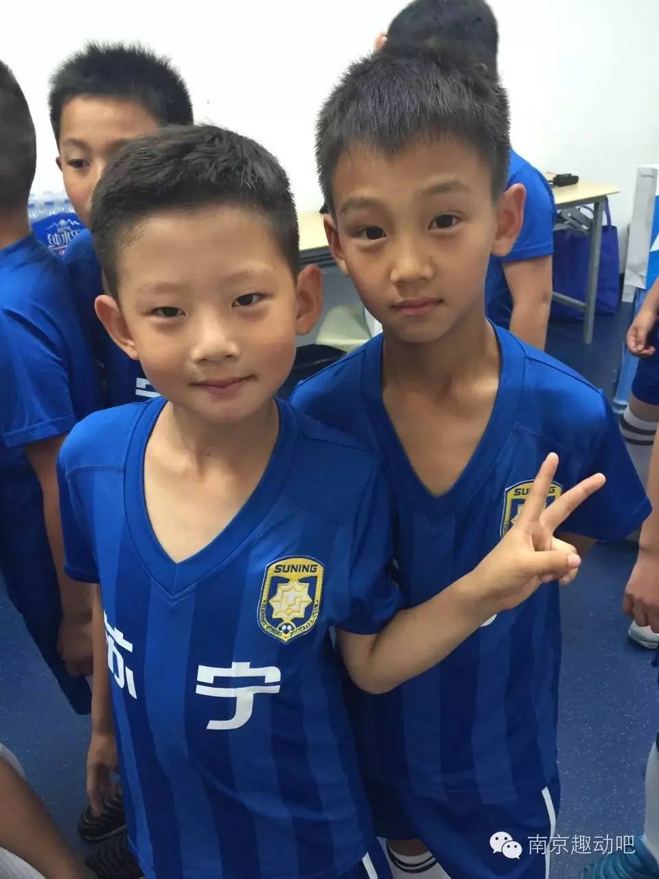 从男神经病到男神只差一个苏宁小球童的距离~