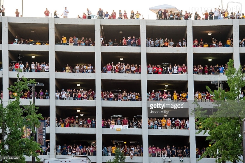 骑士历史首冠,2016勇士骑士总决赛g7