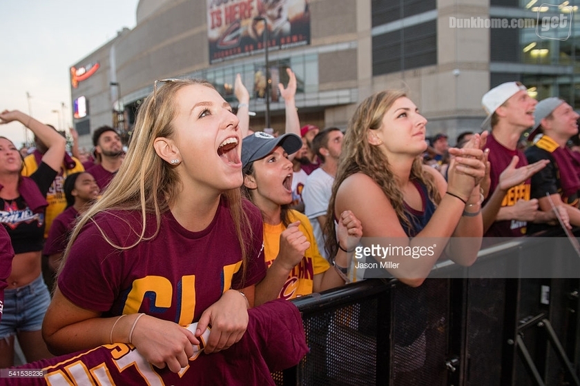 骑士历史首冠,2016勇士骑士总决赛g7