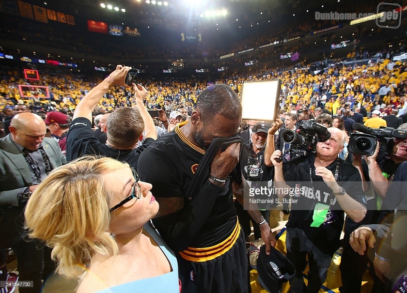 骑士历史首冠,2016勇士骑士总决赛g7