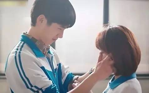 刘昊然初吻谭松韵完整版,谭松韵初吻给了谁刘昊然