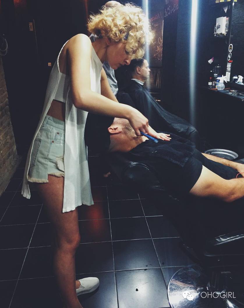 男生爱得要死的美式理发也是女生潮流，不过女生理发师更酷！