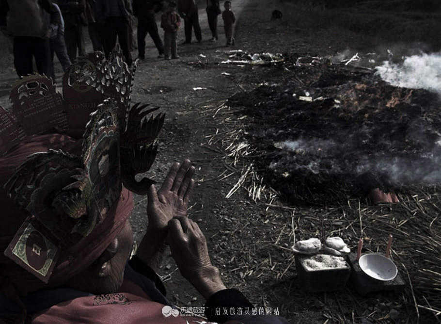 边城的写作视角,光线文字素材