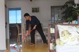 “我和妈妈连球都不如！”欧洲杯期间，有多少贵州人家里是这样的？