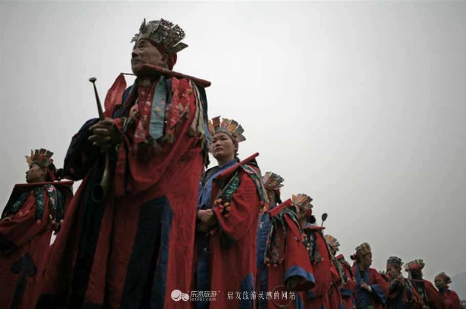 边城的写作视角,光线文字素材