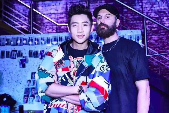 南装周|把潮牌做进时装周，英国品牌们就是这么干的