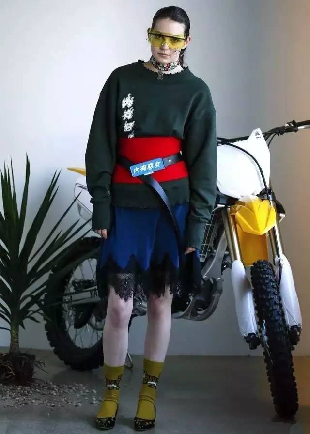 这个英国品牌又潮又有趣，最重要的是设计师型过金城武