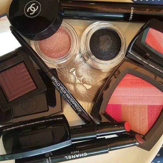 深扒金球奖彩妆（上）2016新鲜货PK经典好卖款