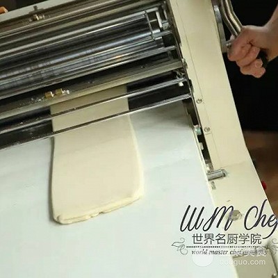 法国面包MOF大师独家配方，教你做正宗羊角面包