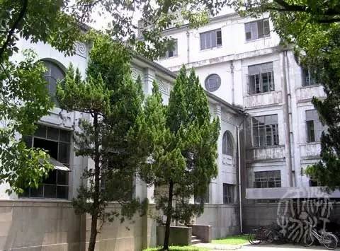 回忆已故父亲的图片,回忆父亲年轻的照片