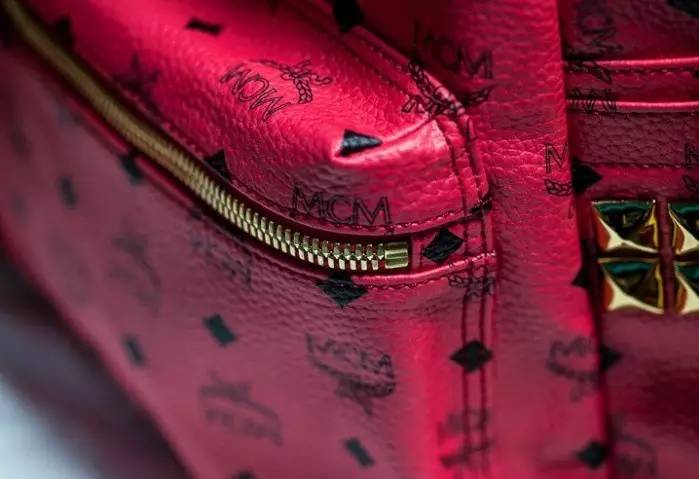 剁手好物分享,新款mcm双肩包樱花粉