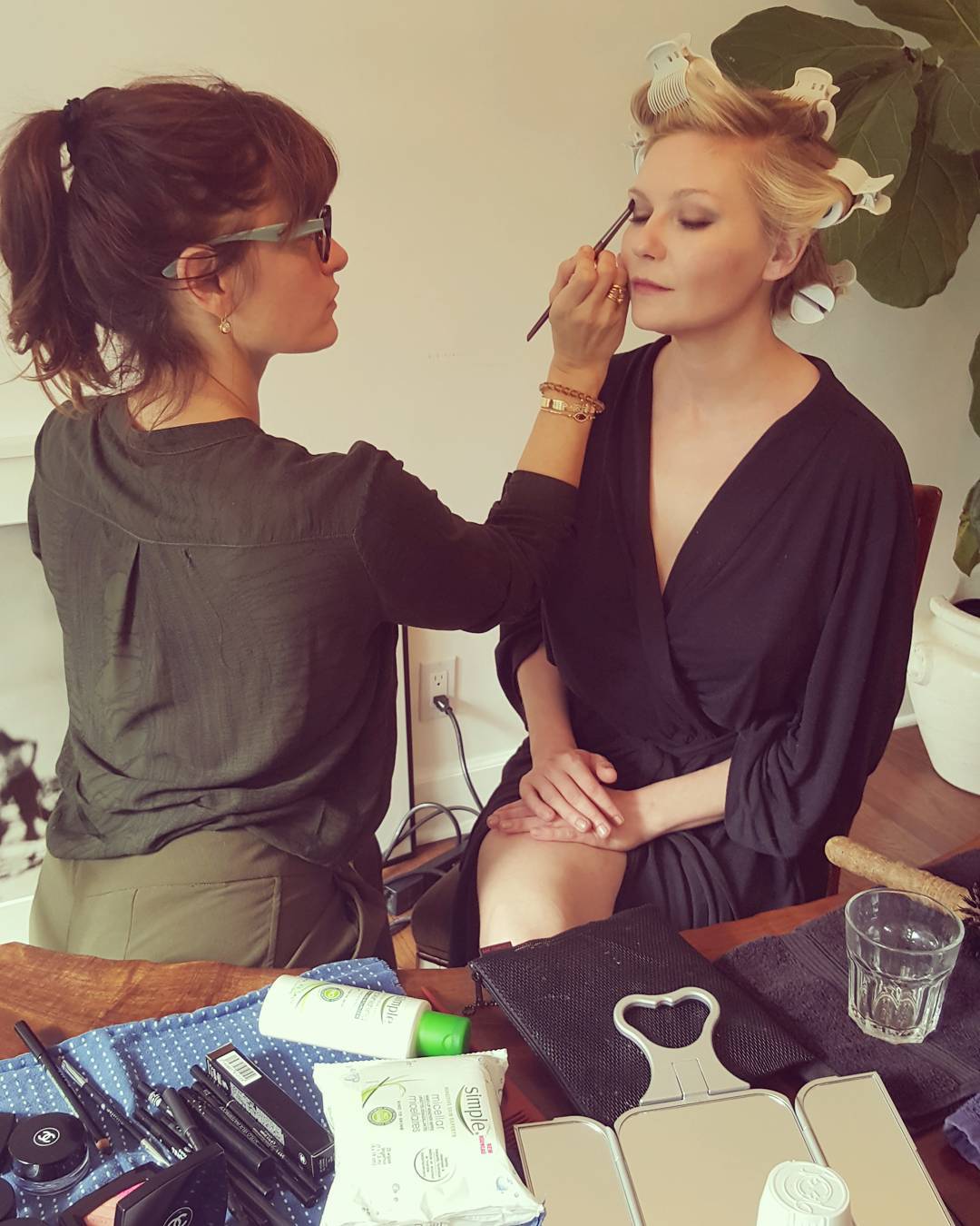 深扒金球奖彩妆（上）2016新鲜货PK经典好卖款