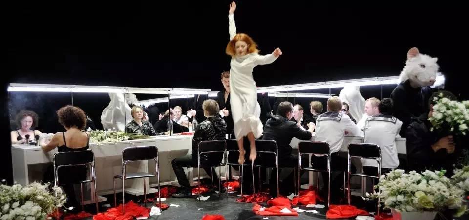 谁在那儿，发出哈姆雷特之叹？立陶宛OKT剧院与NTlive版