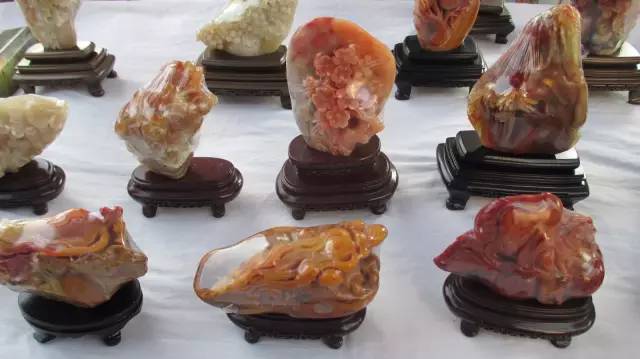 鍗氶泤鐭宠僵,鍗氶泤杞╁灞辩煶